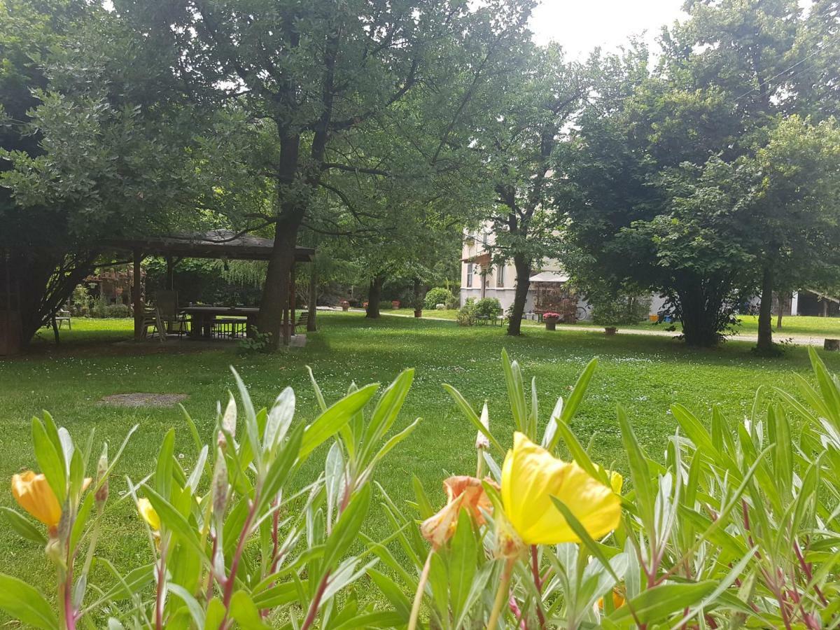 Le Case Nel Bosco Vanzago Buitenkant foto